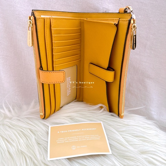 NWT Michael Kors MK Jet Set Large Leather Smartphone Wristlet Wallet Marigold - Picture 6 of 8